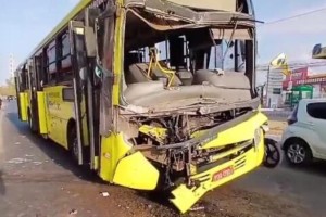 Sem freio e com pneu “ careca” ônibus bate na traseira de outro coletivo em São Luis