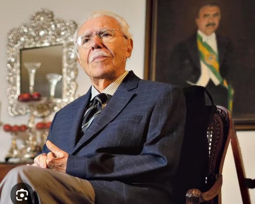 95 anos de estrelato, democracia e república